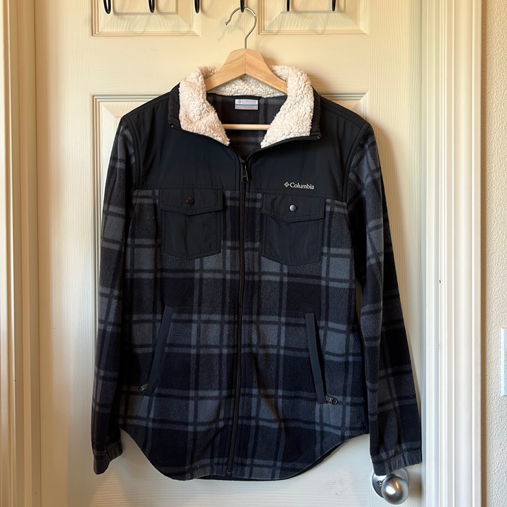 Columbia fleece zip up.